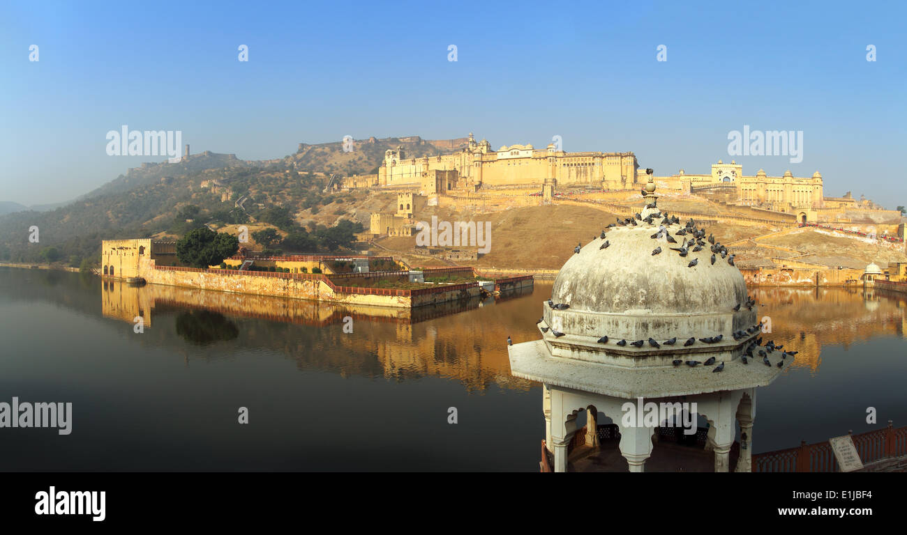 Panorama - Fort und See in Jaipur Indien Stockfoto