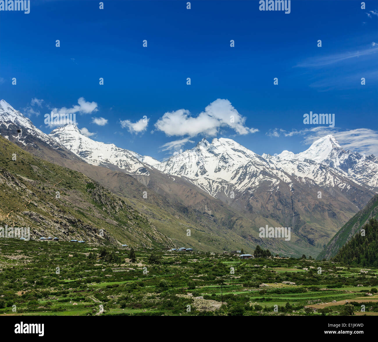 Tal im Himalaya. Sangla Tal, Himachal Pradesh, Indien Stockfoto
