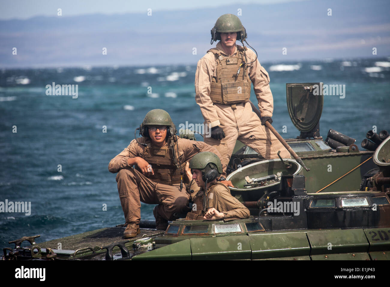 US-Marines zugewiesen Assault Amphibious Vehicle (AAV) Platoon, Kilo Company, Battalion Landing Team, 3. Bataillon, 2. Mar Stockfoto