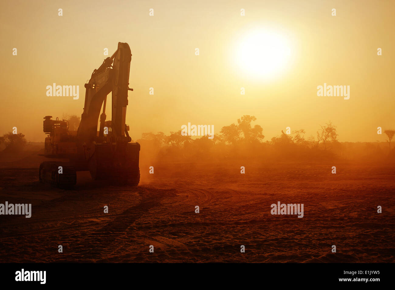 Digger Bagger bei Sonnenuntergang auf einem Kupfer-Mine in Sambia Stockfoto