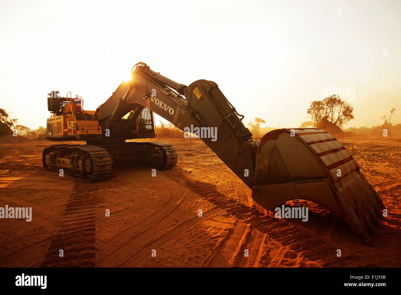 Digger Bagger bei Sonnenuntergang auf einem Kupfer-Mine in Sambia Stockfoto