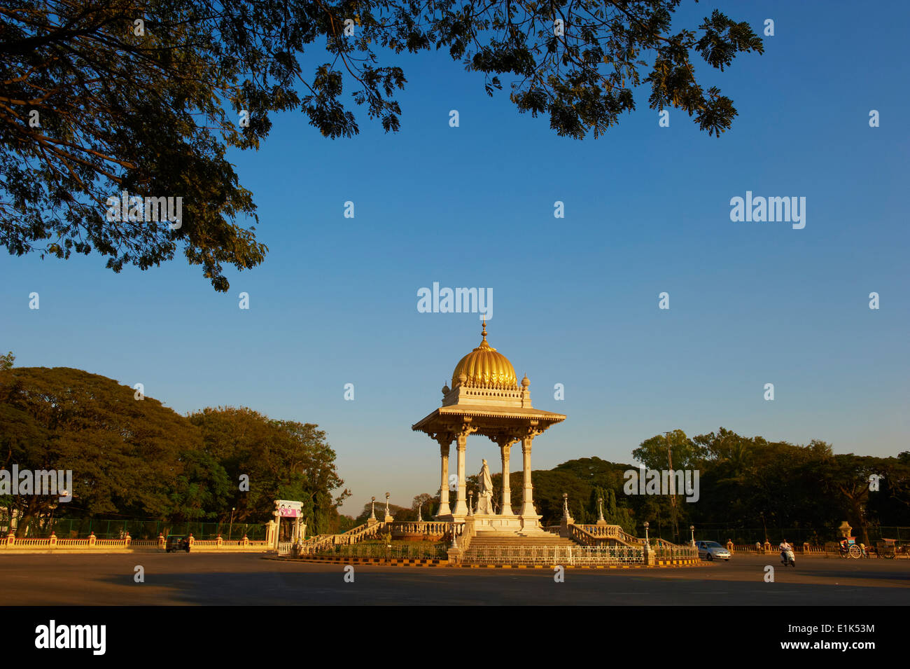 Indien, Karnataka, Mysore, neue Statue Kreis Stockfoto