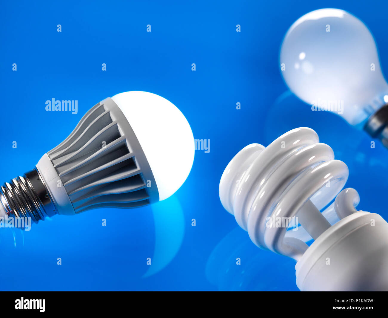 Standard der Energieeinsparung und LED-Glühbirnen. Stockfoto