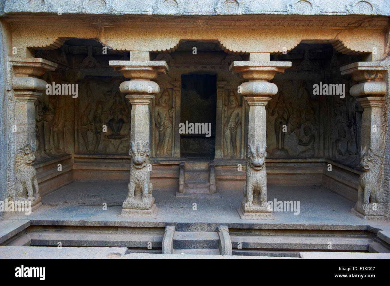 Indien, Tamil Nadu, Mamallapuram oder Mahabalipuram, Varahu Mandapa, UNESCO-Welterbe Stockfoto