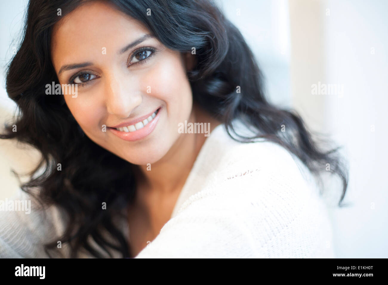 MODEL Release Porträt einer Frau lächelnd. Stockfoto