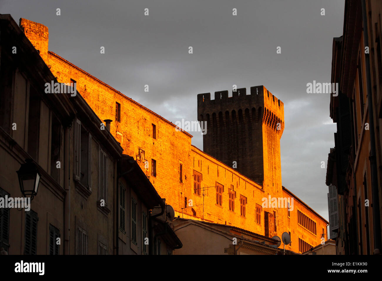 Empéri Burg in der Abenddämmerung, Salon de Provence Stockfoto