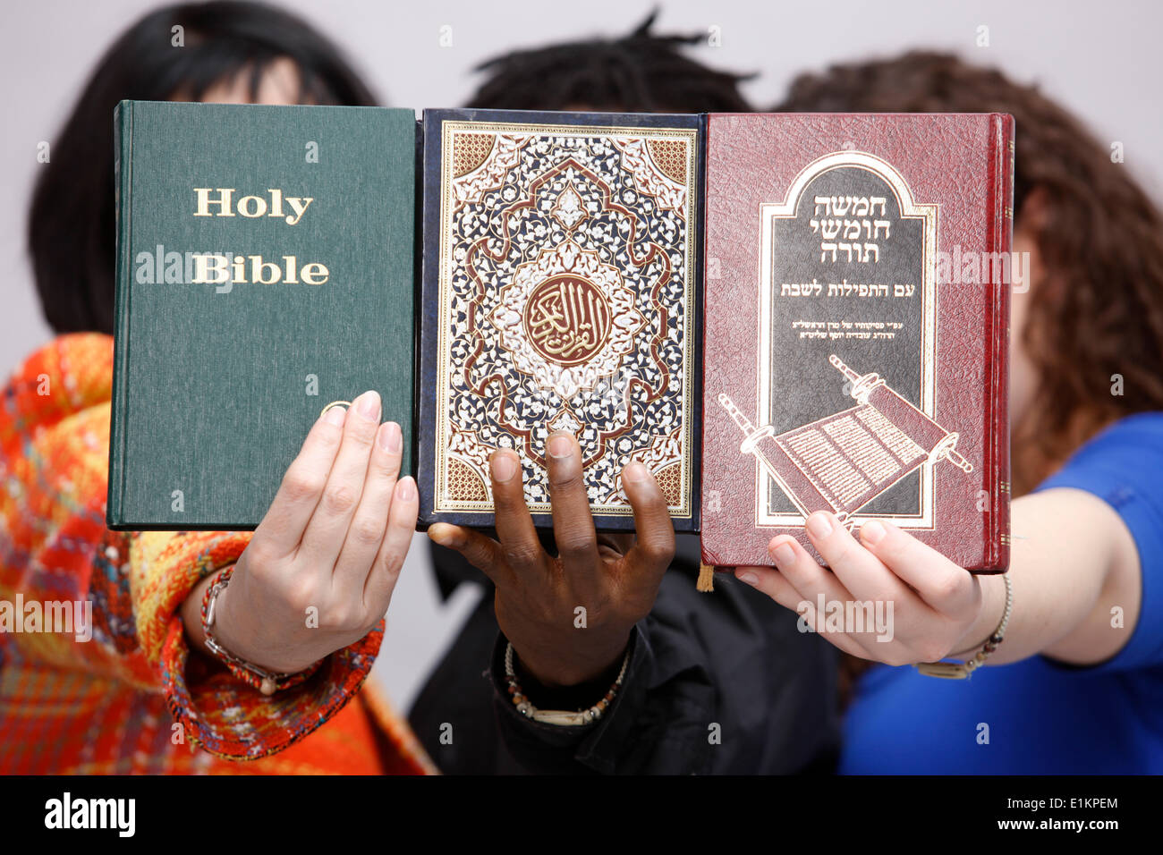 Bibel, coran und Tora Stockfotografie - Alamy