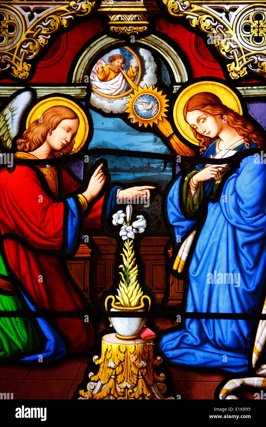 Kirche Saint-Aignan.  Der Verkündigung an Maria durch den Engel Gabriel Stockfoto