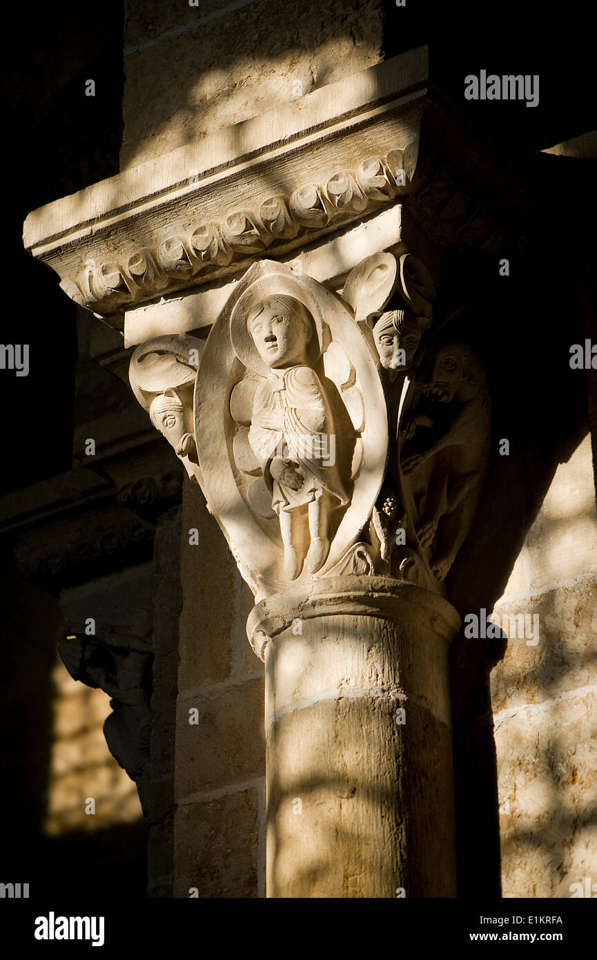 VŽzelay Basilika Hauptstadt: Daniel in der Löwen Höhle Chapiteau De La Basilique de VŽzelay, reprŽsentant Daniel Dans la Fosse au Stockfoto