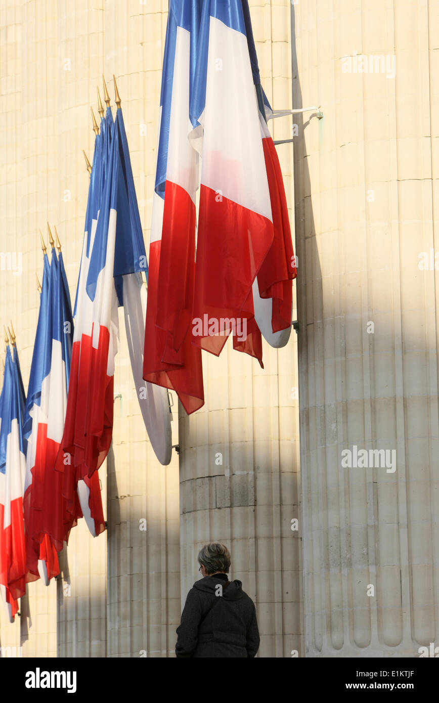 Französischen Fahnen vor dem Pantheon Stockfoto