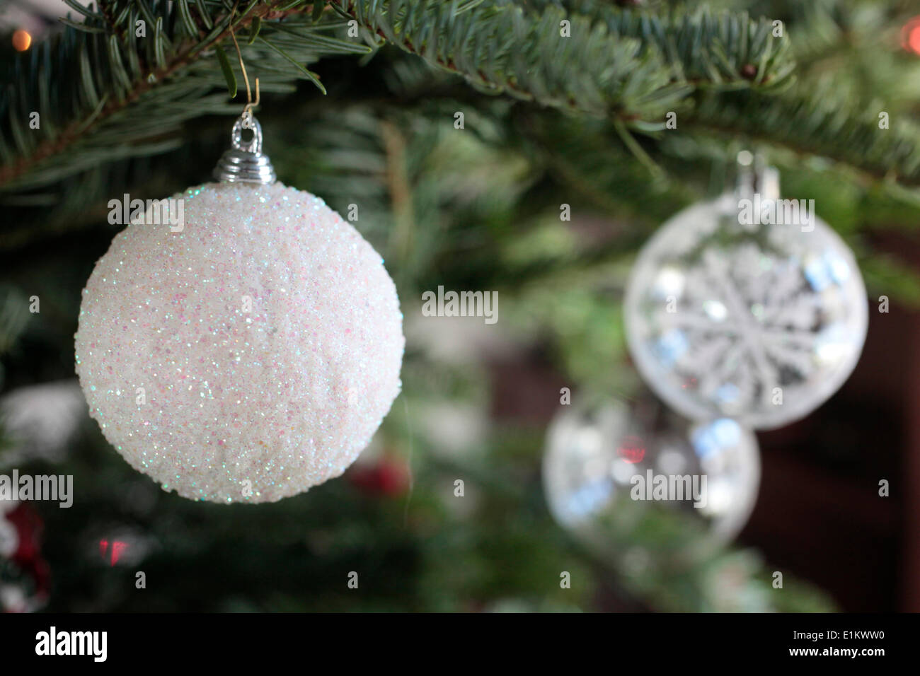 Geschmückter Weihnachtsbaum. Stockfoto