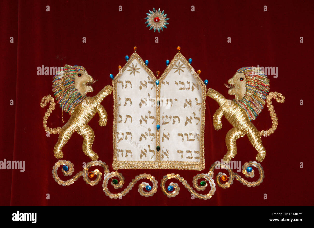 Die orthodoxe Synagoge in Budapest: Tafeln des Gesetzes Stockfoto
