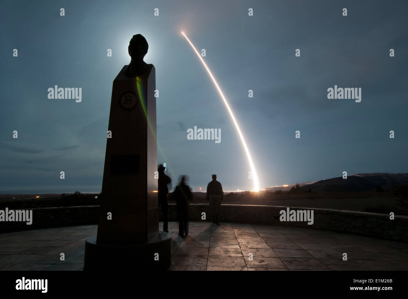 Eine unbewaffnete Interkontinentalrakete der US Air Force LGM - 30G Minuteman III startet während einer Funktionsprüfung am Vande Stockfoto