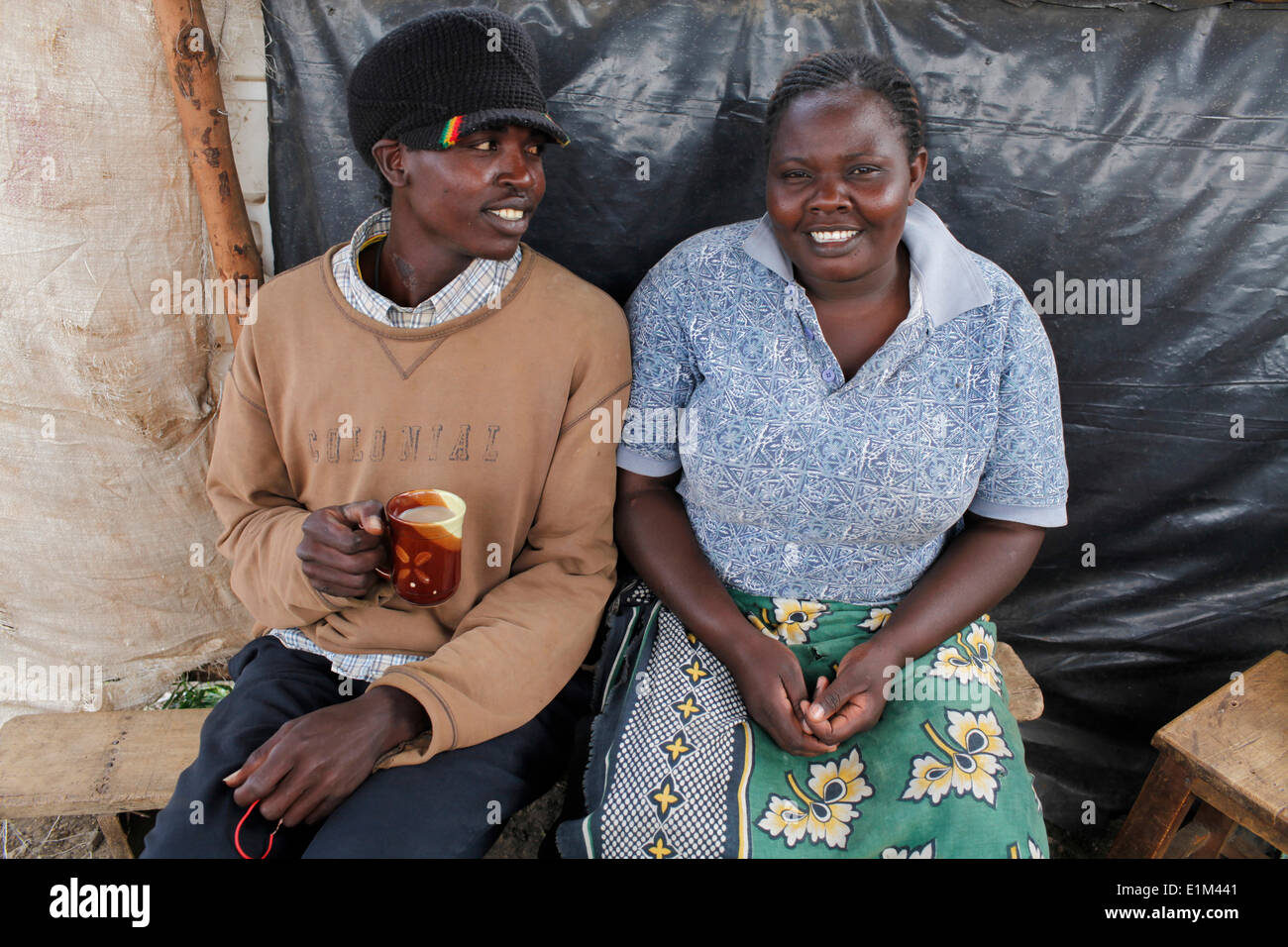 Mutter und Sohn in Kayole Stockfoto