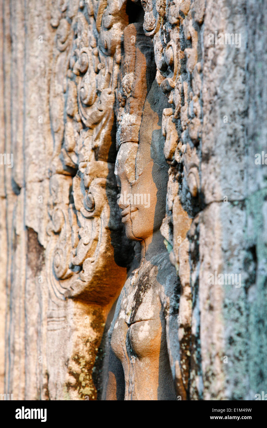 Bayon himmlische Tänzerinnen in Stein gemeißelt Stockfoto