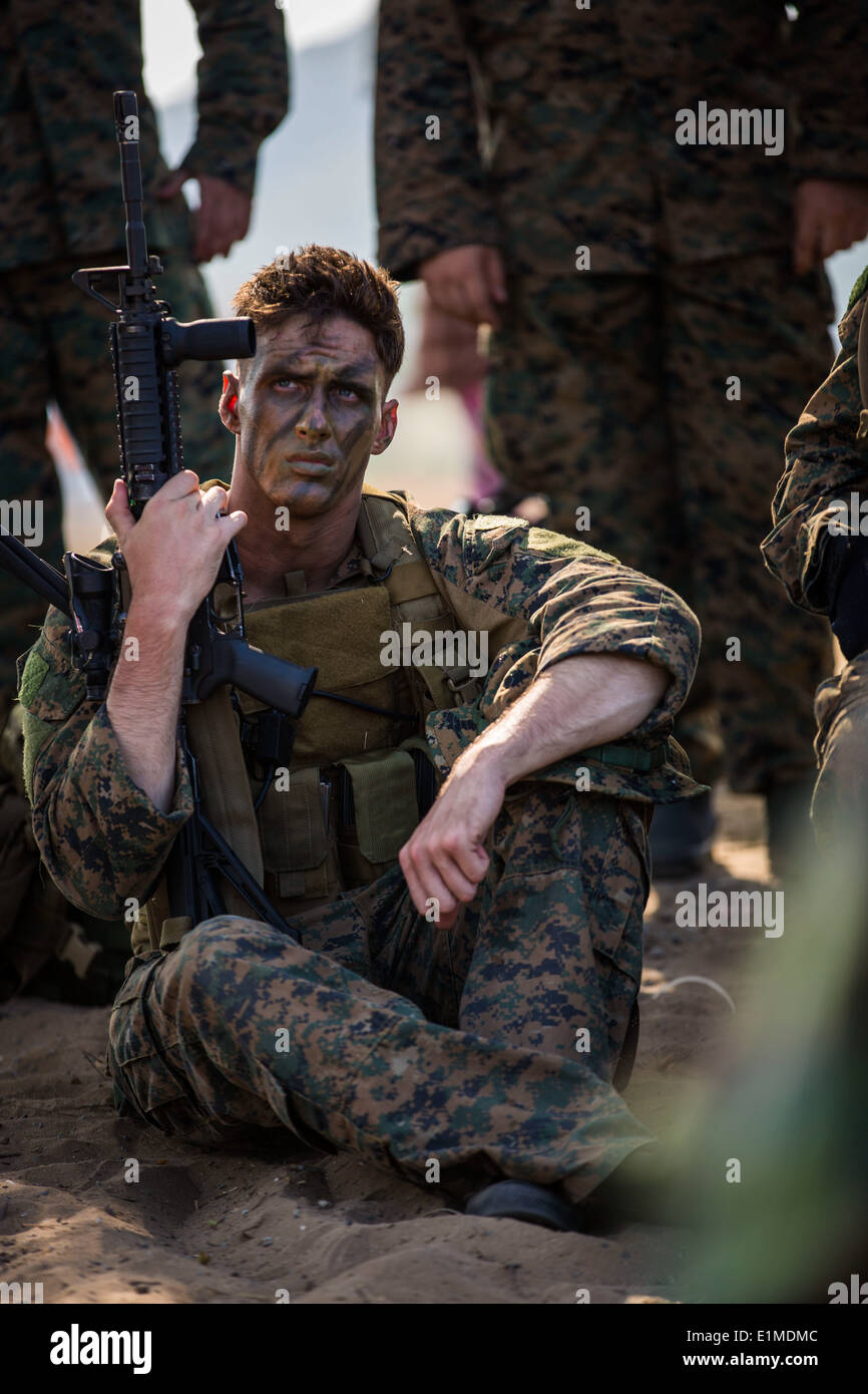 US Marine Corps CPL. Justin Federhofer, mit der 3. Reconnaissance Battalion, 3. Marineabteilung III Marine Expeditionary Stockfoto