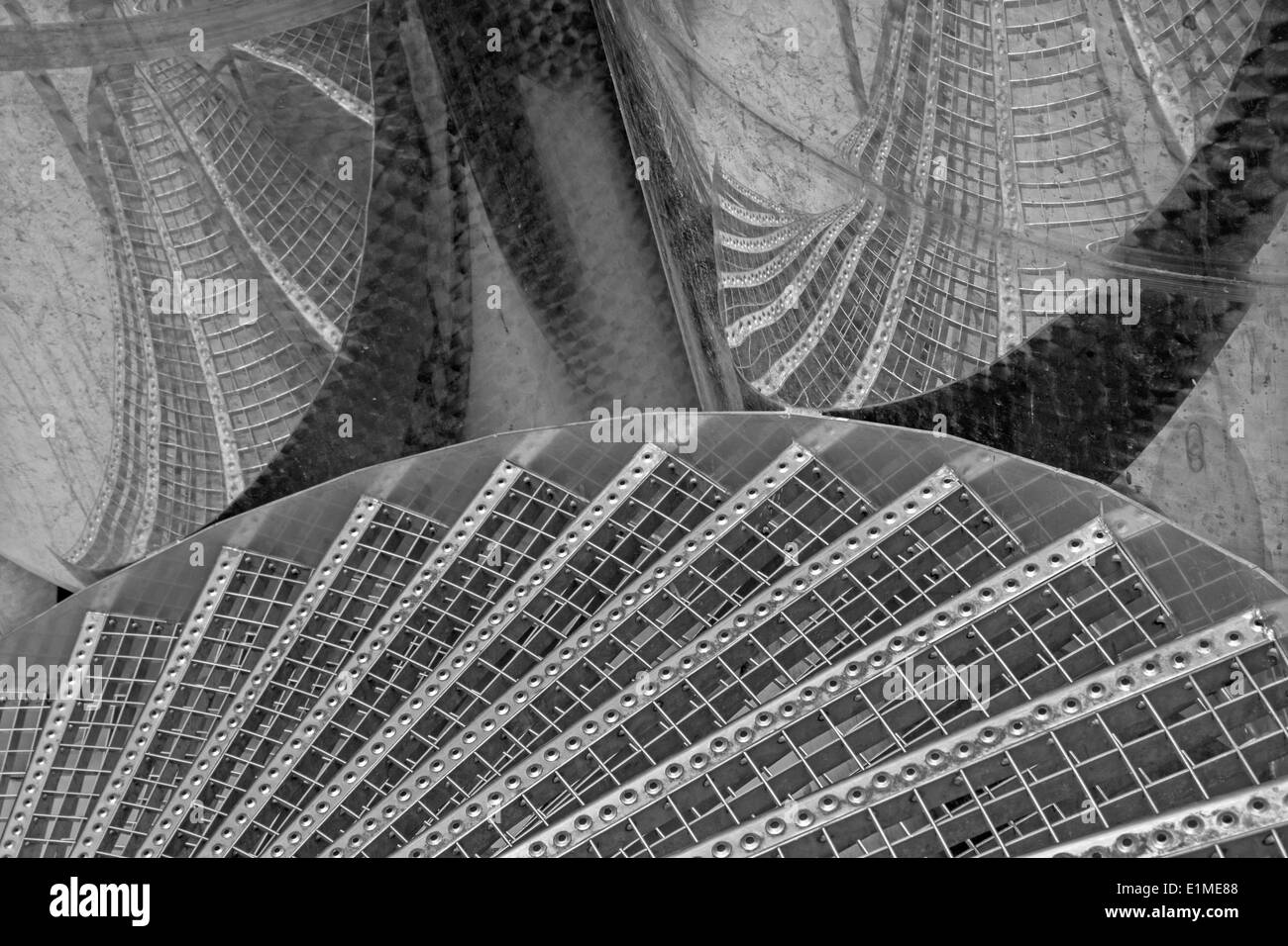 Detail aus der Wein Herstellung von großen slowakischen Hersteller "Mrva und Stanko" indoor. Moderne große Fass für die Gärung. Stockfoto