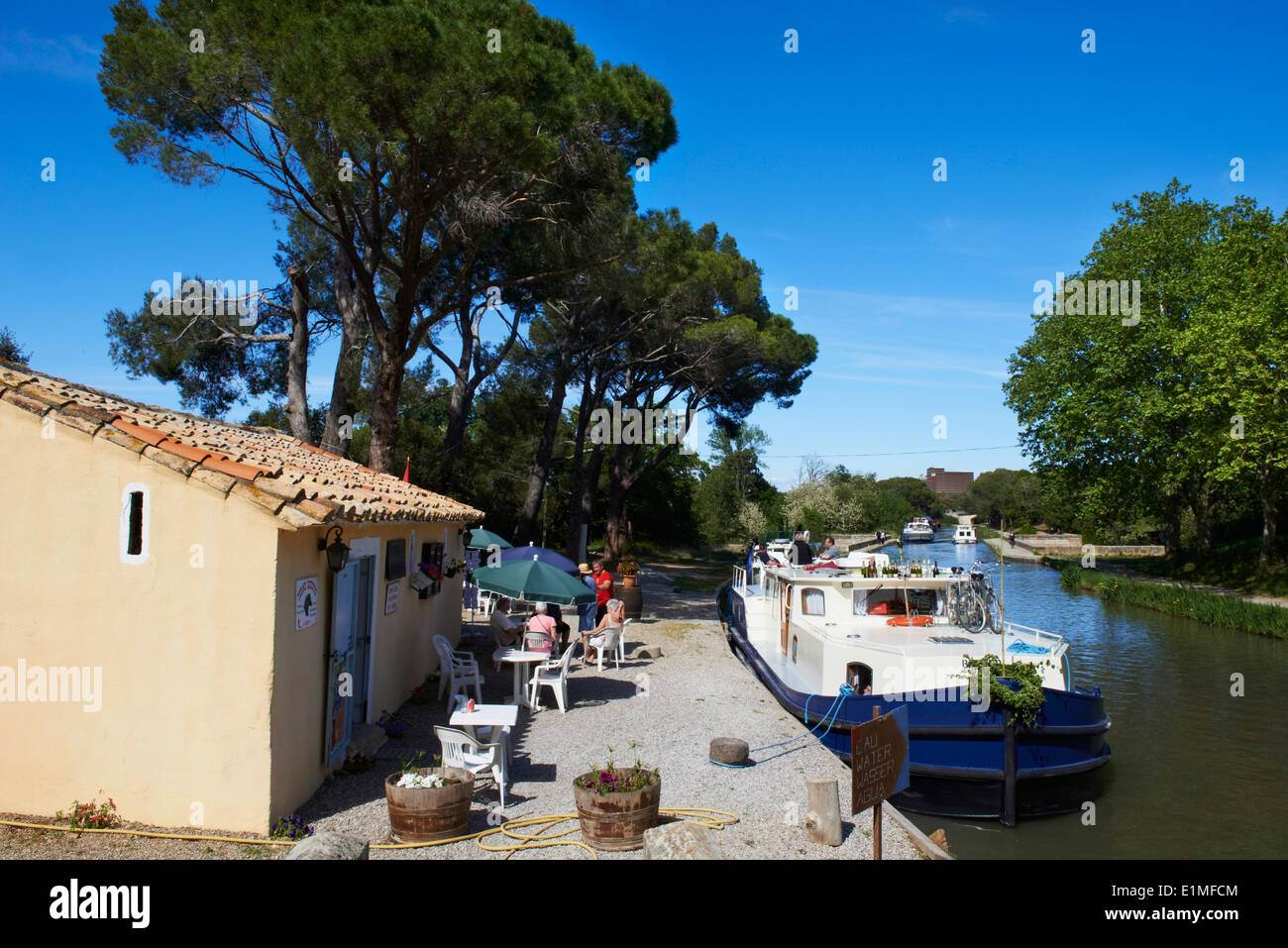 Frankreich, Languedoc-Roussillon, Aude (11), Cesse Kanalbrücke auf dem Canal du Midi Stockfoto