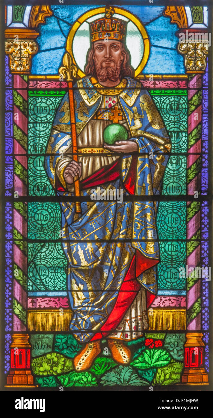 Roznava - St.-Stephans - König von Ungarn von Fensterscheibe vom 19. Jhdt. in der Kathedrale der Himmelfahrt der Jungfrau Maria. Stockfoto