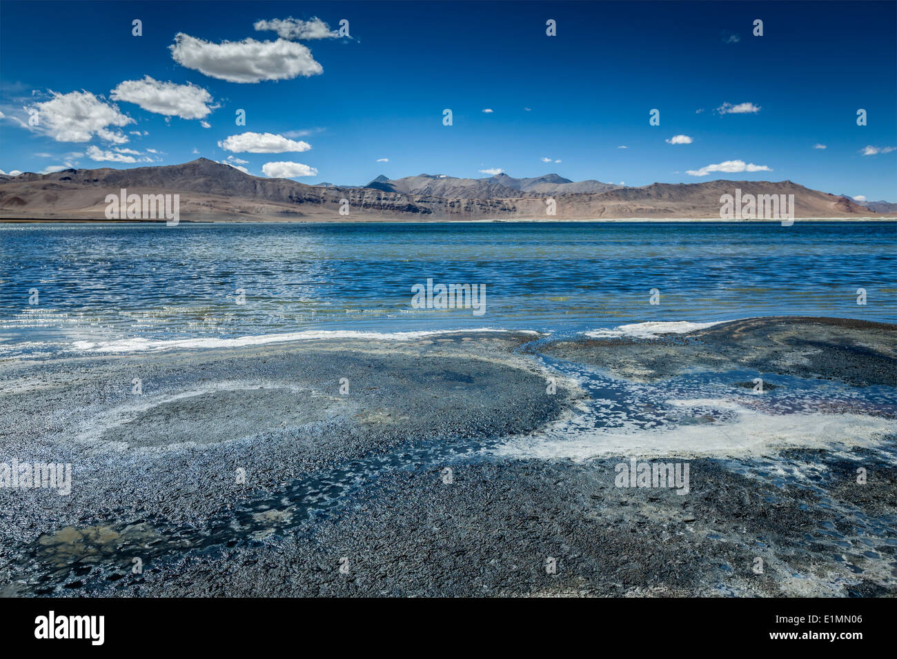 Tso Kar - schwankende Salzsee im Himalaya. Rapshu, Ladakh, Jammu und Kaschmir, Indien Stockfoto