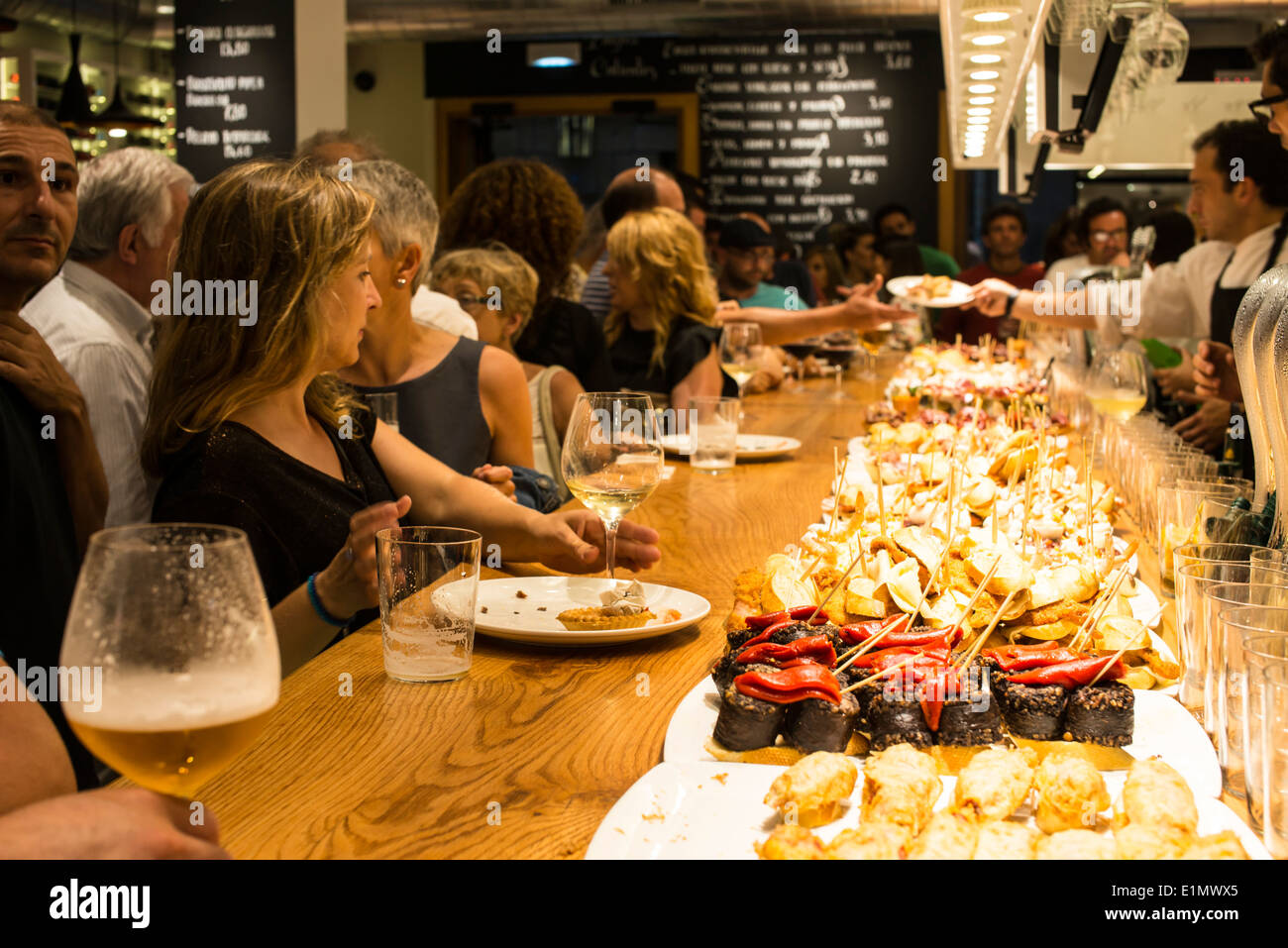 Tapas Bar, Altstadt, San Sebastian Stockfotografie Alamy Tapas Bar, Altstadt, San Sebastian Stockfotografie Alamy