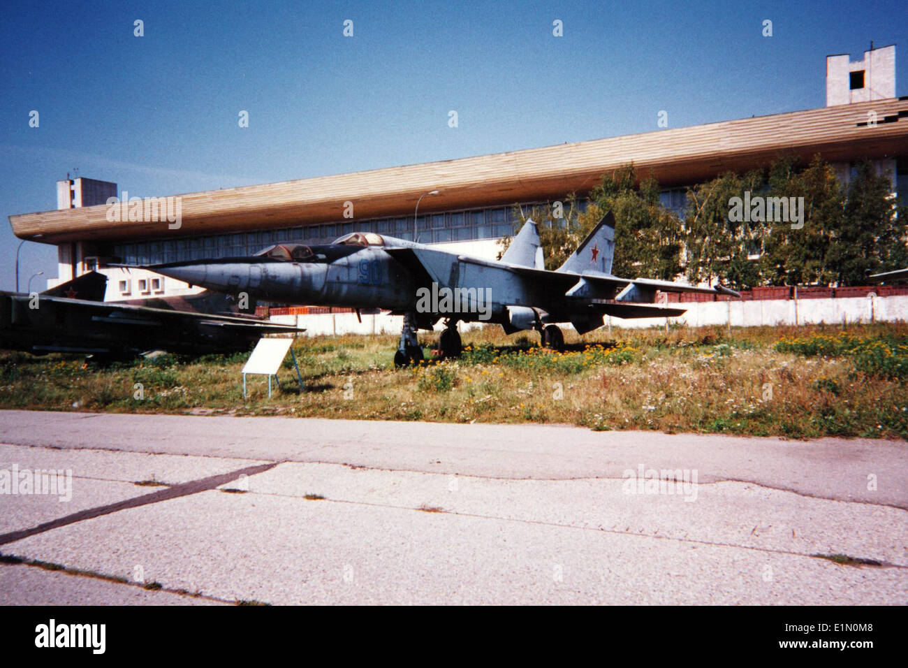 Die Mikoyan MiG-25RU ist ein sowjetisch gebautes Überschall-Abfanggerät und Aufklärungsflugzeug. Die MiG-25RU-Variante ist für Aufklärungsmissionen ausgerüstet. Stockfoto
