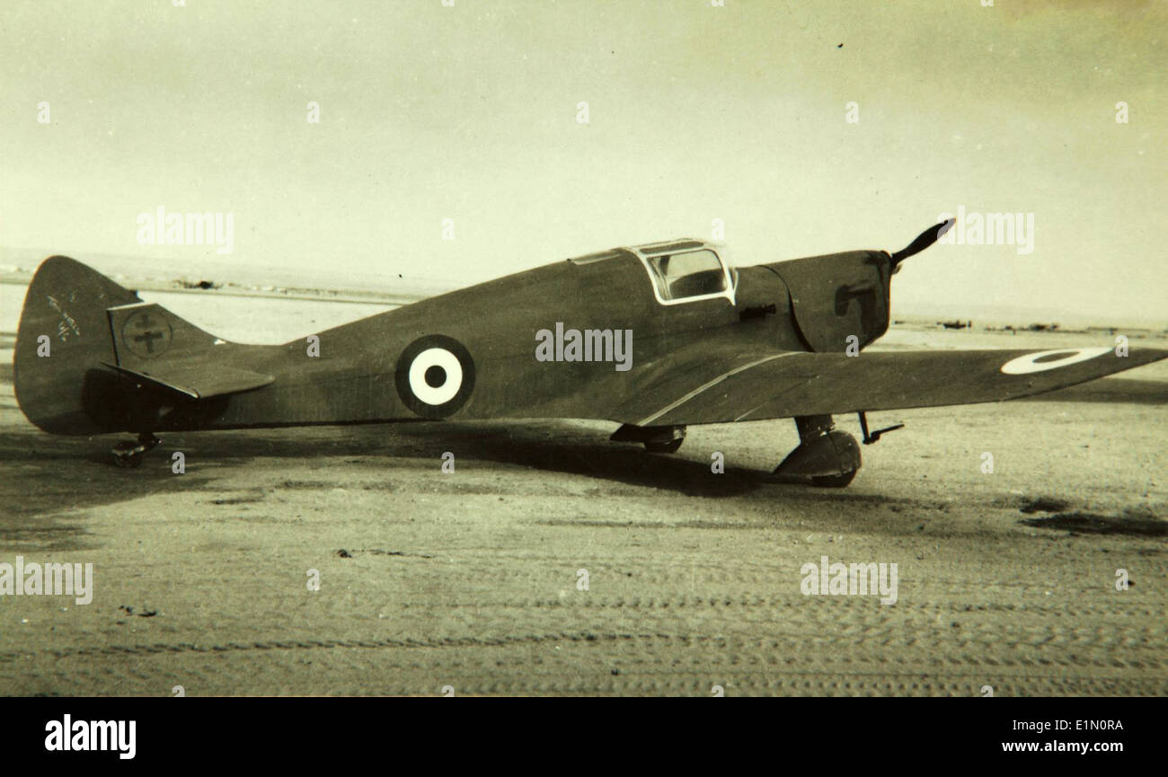 Die Miles M.11 Whitney Straight Eagle, die Registrierung F-AREQ, auch bekannt als FF1, wurde von den Freien französischen Truppen während des Zweiten Weltkriegs verwendet. Dieses Modell, c/n 508, ist ein leichtes Eindeckflugzeug für Aufklärungs- und leichte Transportaufgaben und spielte eine Rolle in Kriegseinsätzen. Stockfoto