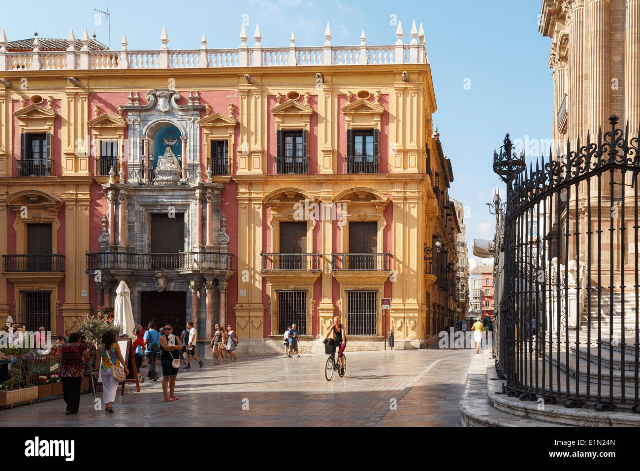 Malaga, Provinz Malaga, Costa Del Sol, Andalusien, Südspanien. Palacio Episcopal oder Bischöflichen Palast, an der Plaza del Obispo. Stockfoto