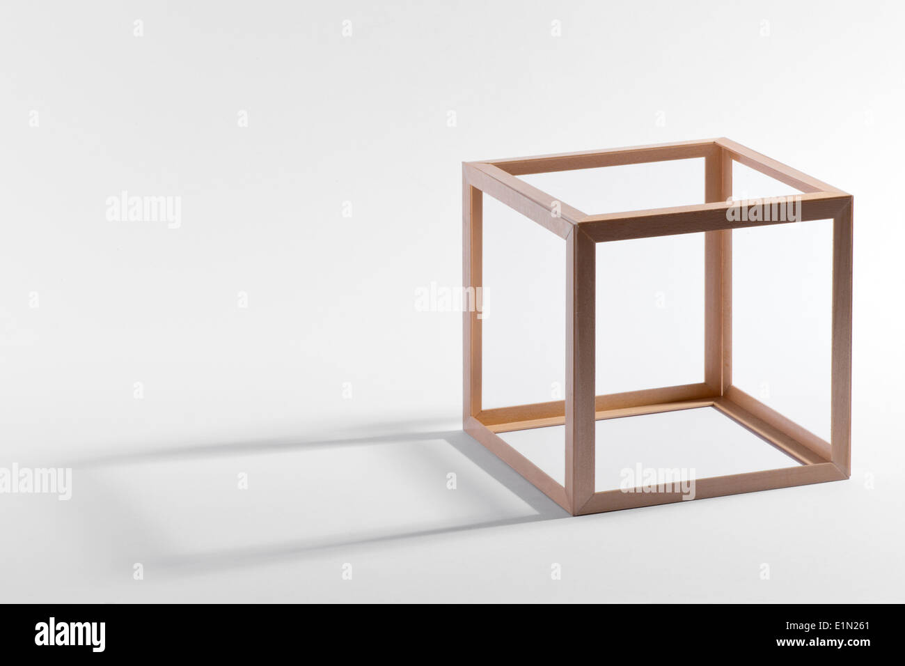 Leere kubische Holzrahmen Stockfoto