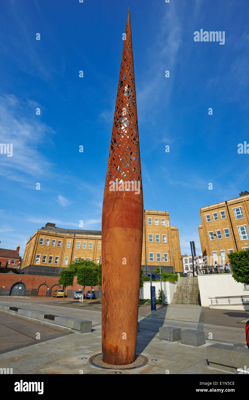 Die Kerze neben Victoria Dock von Wolfgang Buttress Gloucester Gloucestershire UK Stockfoto