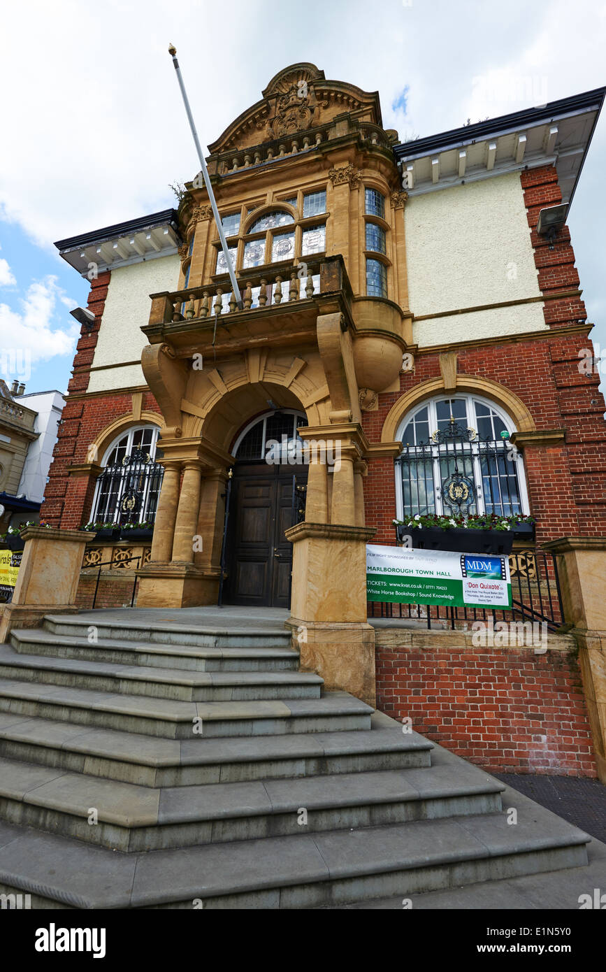Rathaus Hauptstraße Marlborough Wiltshire UK Stockfoto