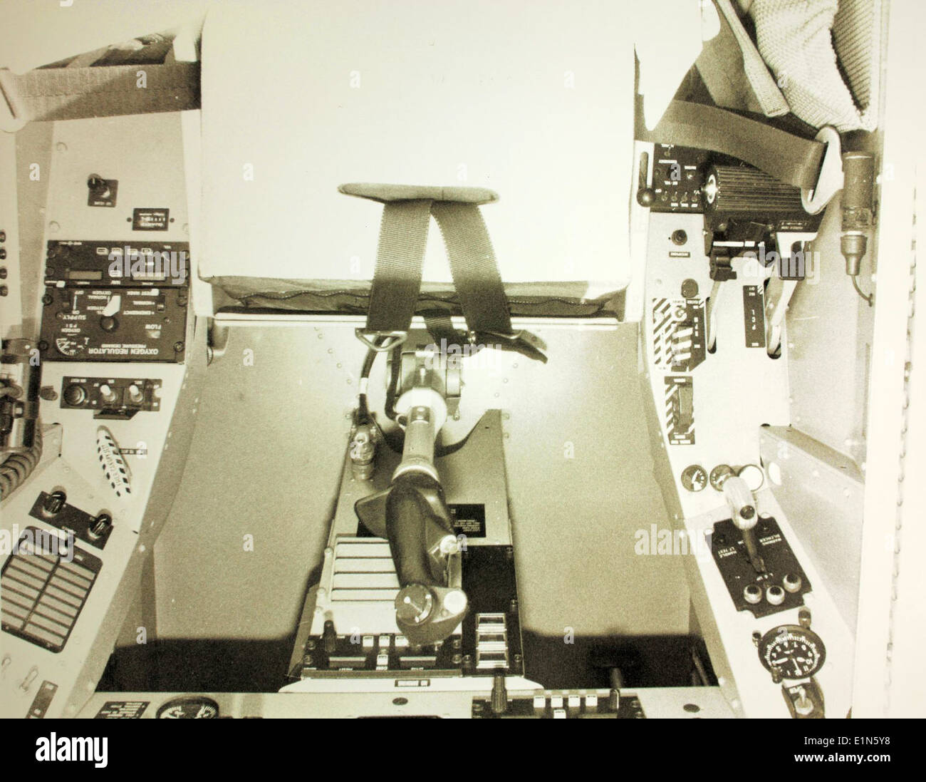 Der Pilatus PC-7 Turbo Trainer ist ein in der Schweiz entwickeltes Turboprop-Trainingsflugzeug. Der PC-7 ist bekannt für seine Vielseitigkeit und Leistung und wird von Luftstreitkräften weltweit für Pilotenschulungen eingesetzt. Er bietet ein hervorragendes Handling und Zuverlässigkeit. Stockfoto