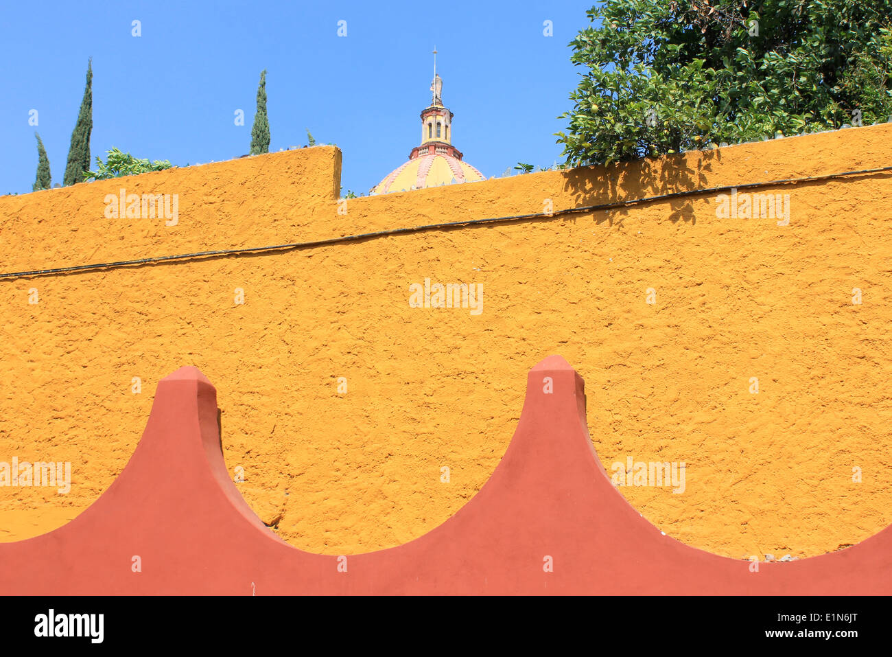 Die leuchtenden Farben von San Miguel de Allende, Guanajuato, Mexiko Stockfoto Die leuchtenden Farben von San Miguel de Allende, Guanajuato, Mexiko Stockfoto