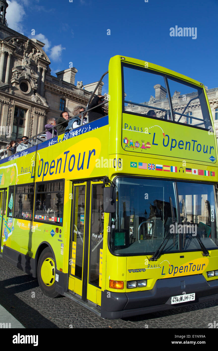 Offenen Sie Frankreich, Paris, gekrönt Tourbus. Stockfoto