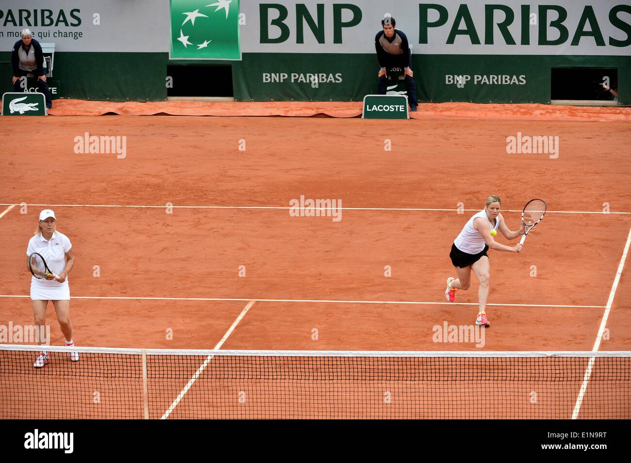 Roland Garros, Paris, Frankreich. 7. Juni 2014. Internationalen Legenden Trophäe Doppel. Martina Navratilova (Usa) und Kim Clijsters (Bel) versus Sandrine Testud (Fra) und Nathalie Dechy (Fra) - Damen-Doppel-Finale Credit: Action Plus Sport/Alamy Live News Stockfoto