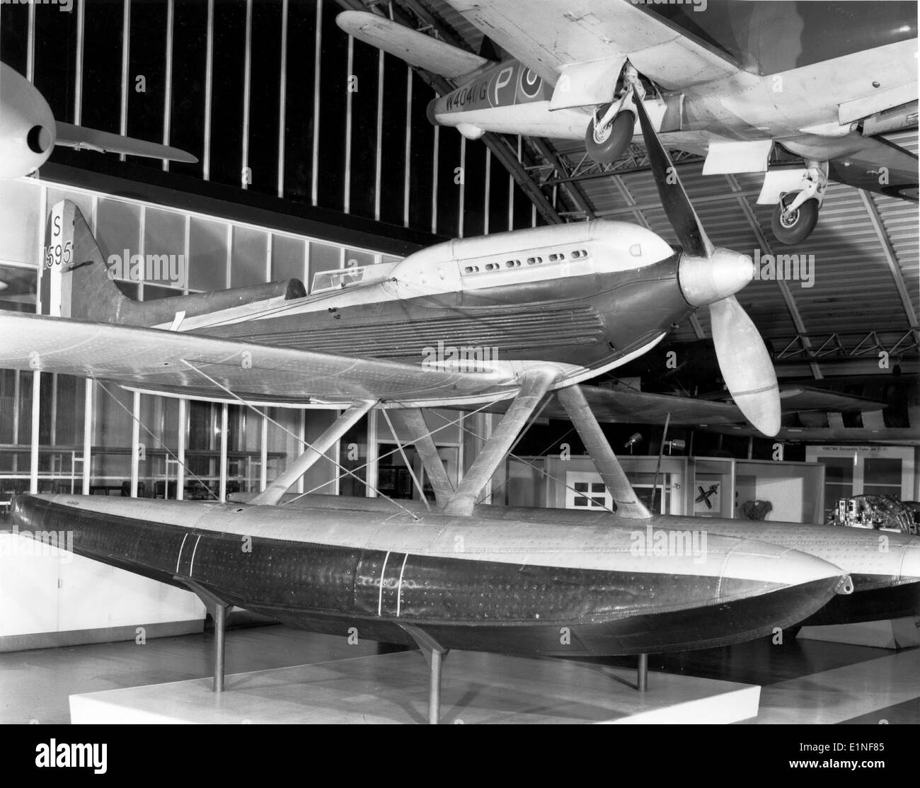 Die Supermarine S.6B, Serie S1595, war ein britisches Wasserflugzeug, das 1931 für die Schneider Trophy entwickelt wurde. Es stellte einen Weltrekord für die Geschwindigkeit von Wasserflugzeugen auf und zeigt die Fortschritte in der Luftfahrttechnik während des frühen 20. Jahrhunderts. Das Flugzeug ist heute im Science Museum in London aufbewahrt. Stockfoto