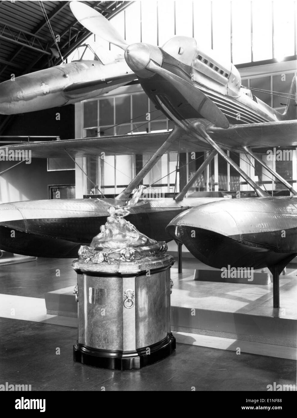 Die Supermarine S.6B, Registernummer S1595, ist ein berühmtes britisches Wasserflugzeug aus den späten 1930er Jahren Er wurde für die Schneider Trophy-Konkurrenz entworfen und stellte 1931 einen Geschwindigkeitsweltrekord auf. Das Flugzeug ist im Science Museum in London als wichtiges Artefakt der Luftfahrtgeschichte erhalten. Stockfoto