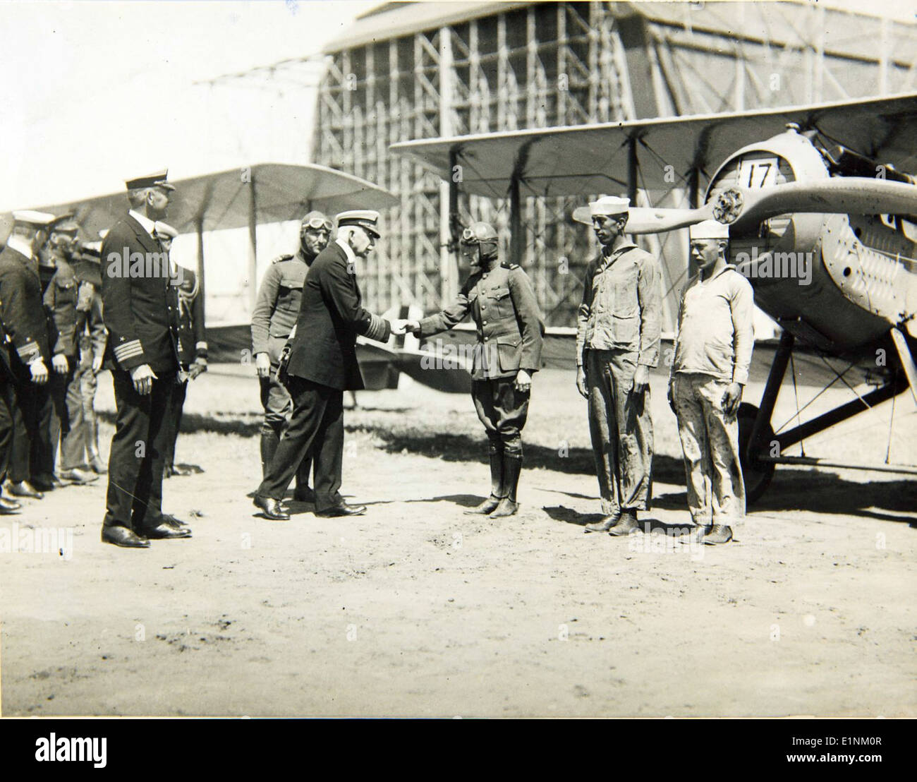 Dieses Foto aus der Captain Dorris Gurley Special Collection zeigt die Chance Vought VE-7, ein frühes amerikanisches Marineflugzeug, 1922 in San Diego, Kalifornien. Die VE-7 war eine Schlüsselrolle in der frühen Marineflugzeugausbildung. Stockfoto