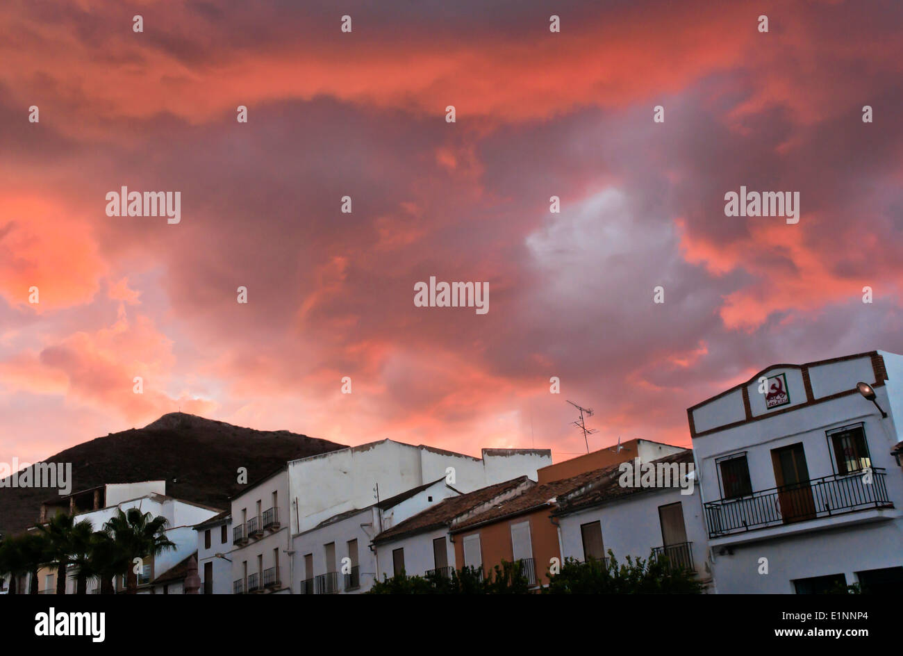 Urbane Aussicht bei Sonnenuntergang, Alameda, Provinz Malaga, Region von Andalusien, Spanien, Europa Stockfoto
