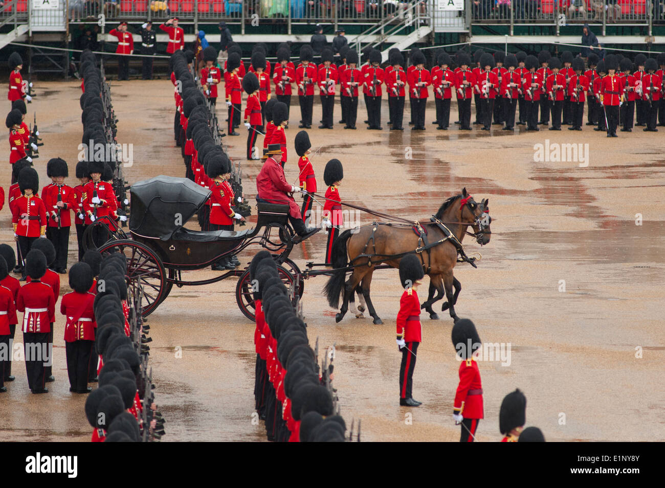 Die Generalprobe der Königin Birthday Parade der Truppen der Oberst Review, Nijmegen Company Grenadier Guards der Farbtons Stockfoto