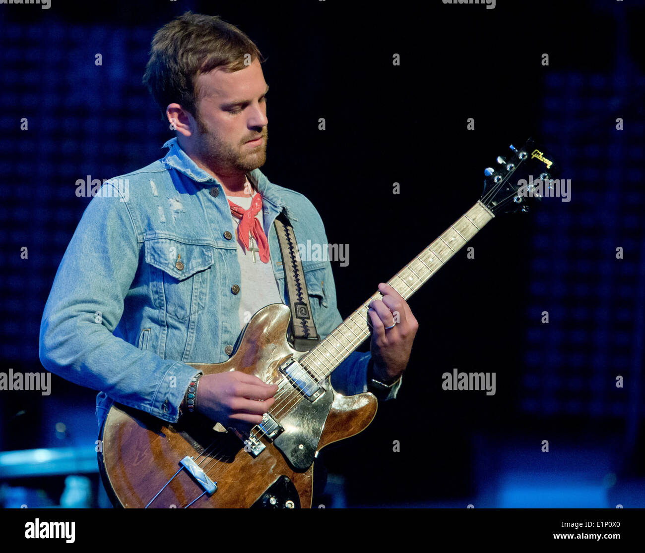 Nürnberg, Deutschland. 7. Juni 2014. Sänger und Gitarrist der US amerikanischen Rock-Band "Kings of Leon" Caleb Followill, führt beim Musikfestival "Rock Im Park" in Nürnberg, 7. Juni 2014. Das Festival dauert bis zum 9. Juni 2014. Foto: Daniel Karmann/Dpa/Alamy Live News Stockfoto