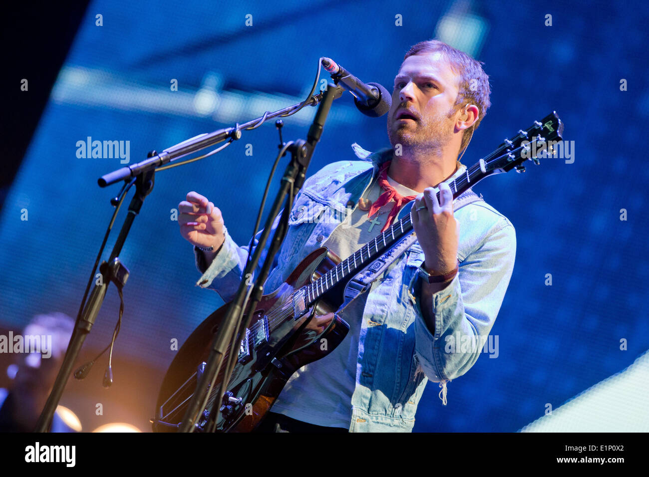 Nürnberg, Deutschland. 7. Juni 2014. Sänger und Gitarrist der US amerikanischen Rock-Band "Kings of Leon" Caleb Followill, führt beim Musikfestival "Rock Im Park" in Nürnberg, 7. Juni 2014. Das Festival dauert bis zum 9. Juni 2014. Foto: Daniel Karmann/Dpa/Alamy Live News Stockfoto