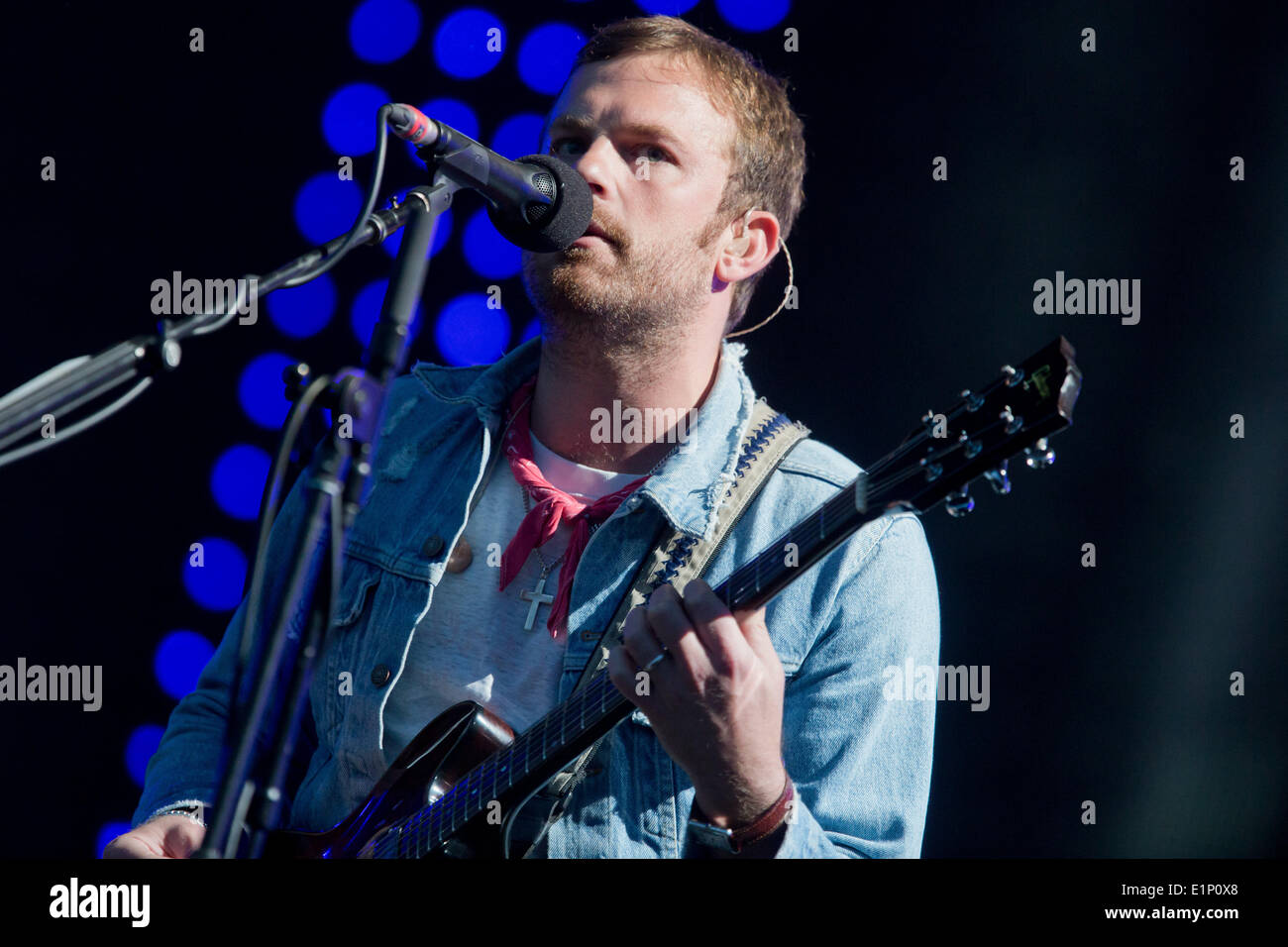 Nürnberg, Deutschland. 7. Juni 2014. Sänger und Gitarrist der US amerikanischen Rock-Band "Kings of Leon" Caleb Followill, führt beim Musikfestival "Rock Im Park" in Nürnberg, 7. Juni 2014. Das Festival dauert bis zum 9. Juni 2014. Foto: Daniel Karmann/Dpa/Alamy Live News Stockfoto