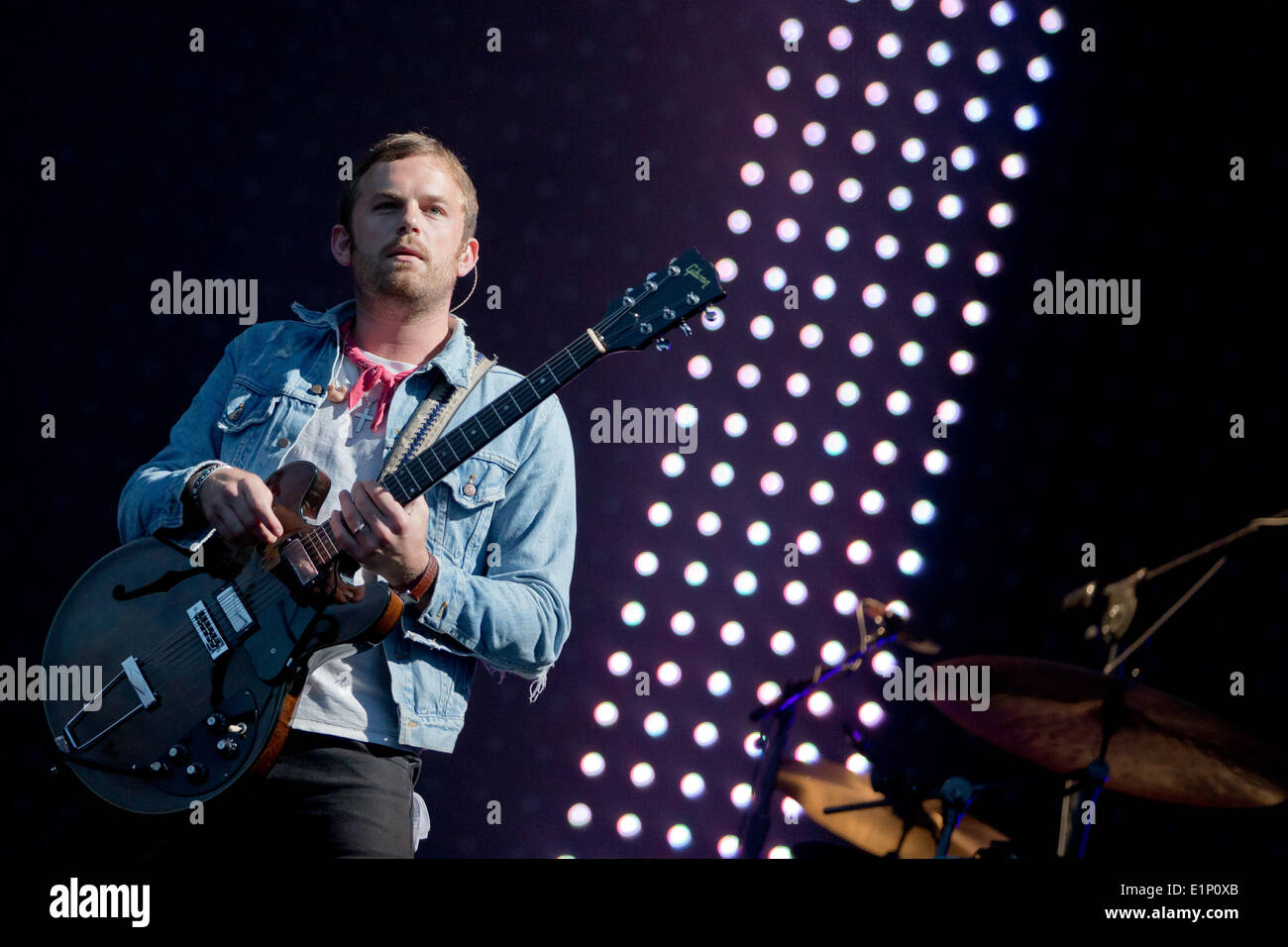 Nürnberg, Deutschland. 7. Juni 2014. Sänger und Gitarrist der US amerikanischen Rock-Band "Kings of Leon" Caleb Followill, führt beim Musikfestival "Rock Im Park" in Nürnberg, 7. Juni 2014. Das Festival dauert bis zum 9. Juni 2014. Foto: Daniel Karmann/Dpa/Alamy Live News Stockfoto
