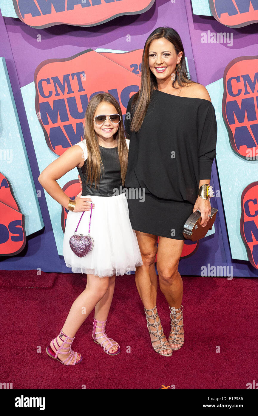 4. Juni 2014 - Nashville, Tennessee; USA - Sängerin SARA EVANS kommt auf dem roten Teppich bei den CMT Music Awards, die in der Bridgestone Arena stattfand. Copyright 2014 Jason Moore. Jason Moore/ZUMAPRESS.com/Alamy © Live-Nachrichten Stockfoto