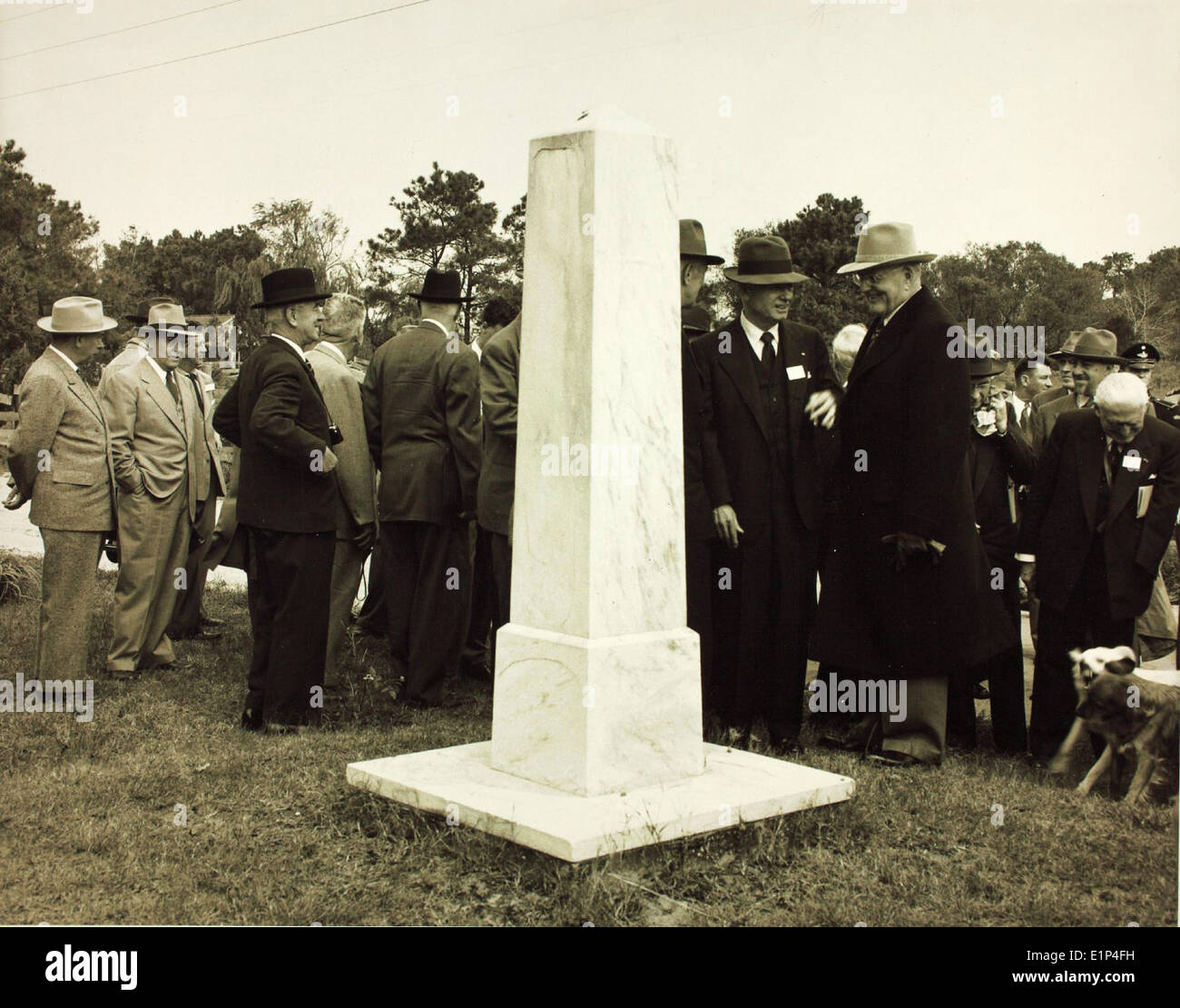 Der erste Flug der Wright Brothers fand am 17. Dezember 1903 in Kitty Hawk in North Carolina statt, was die Geburt des Motorfluges anbelangt. Dieses legendäre Ereignis veränderte den Lauf der Luftfahrtgeschichte. Stockfoto