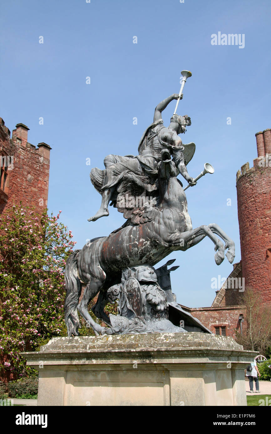 Statue des Ruhmes Powis Castle NT Welshpool Powys Wales UK Stockfoto