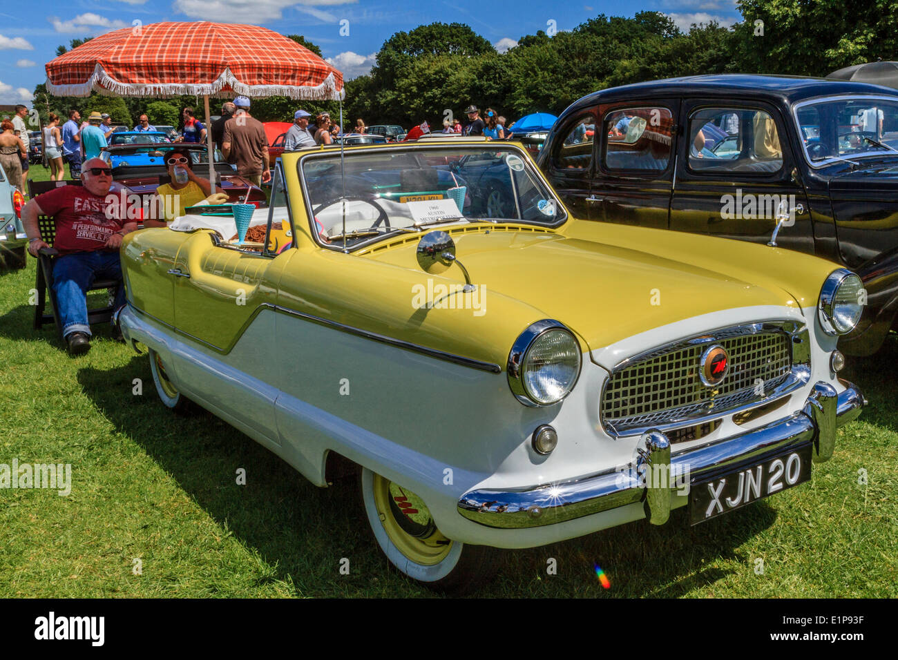 1960 Austin Metropolitan auf dem Display an Bromley Pageant of Motoring jährliche Oldtimer-Show. Stockfoto