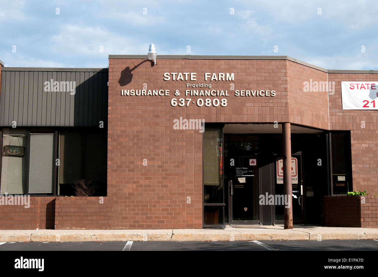 Geben Sie Versicherungs- und Finanzdienstleistungen Farmdienste, typisches Bürogebäude in Philadelphia, PA, USA, Nordamerika Stockfoto