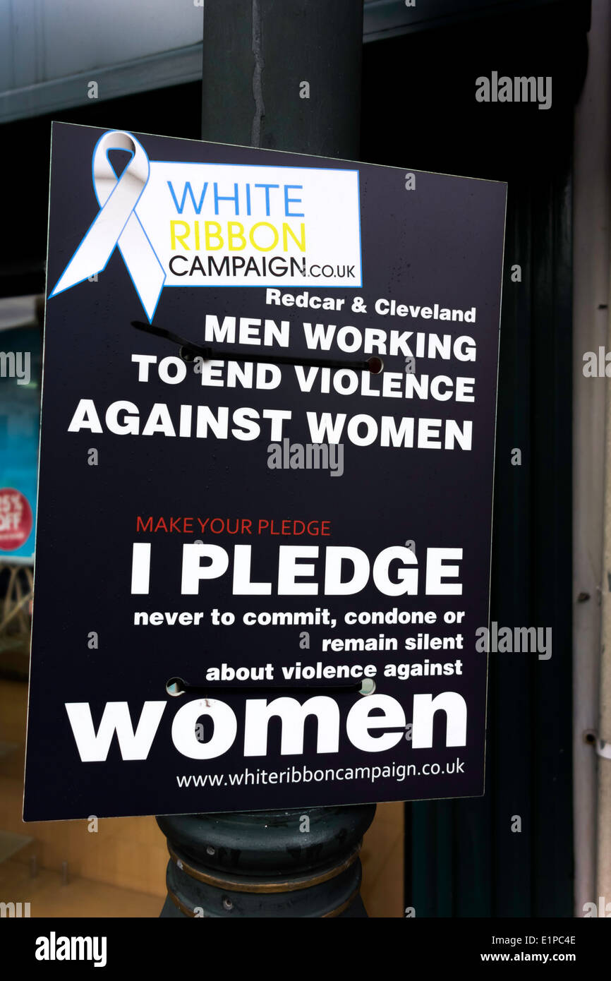 Plakat für "White Ribbon Campaign" Arbeiten zur Beendigung der Gewalt gegen Frauen Stockfoto